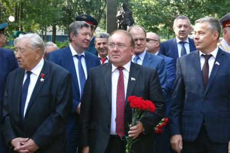 В Курске восстановили памятник Феликсу Дзержинскому