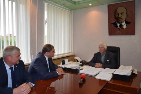 Губернатор-коммунист Вадим Потомский поздравил Почетного гражданина Орловской области Леонида Бородина с 85-летним юбилеем