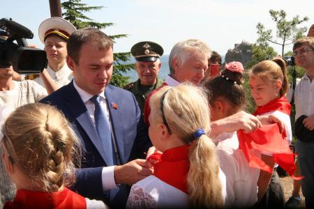 Юрий Афонин принял участие в открытии памятника Ленину в Крыму