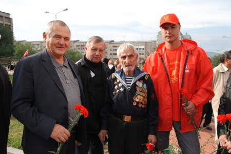 Забайкальские коммунисты отдали дань памяти павших воинов в годовщину окончания Второй Мировой войны