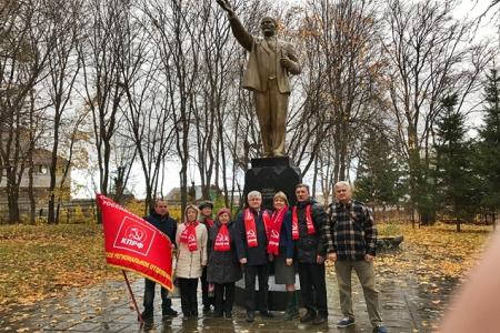 Республика Татарстан. В Нижнекамске коммунисты открыли отреставрированный памятник В.И. Ленину