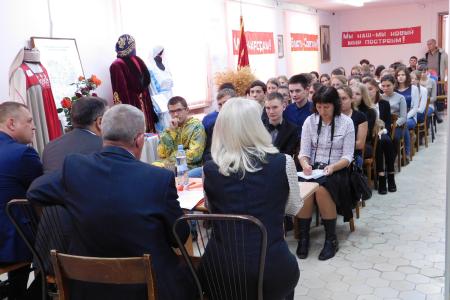 Круглый стол в юбилей Октября для молодежи Оренбуржья