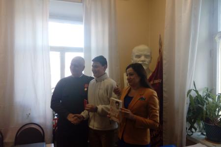 Калуга. Коммунисты и комсомольцы провели занятие в политклубе на тему "Белый террор в России"