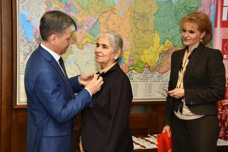 В канун 100-летия Великого Октября КПРФ наградила памятными медалями потомков полководцев Победы
