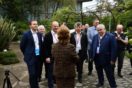 Веточка на Дереве Дружбы. В Сочи Г.А. Зюганов посетил легендарный сад-музей
