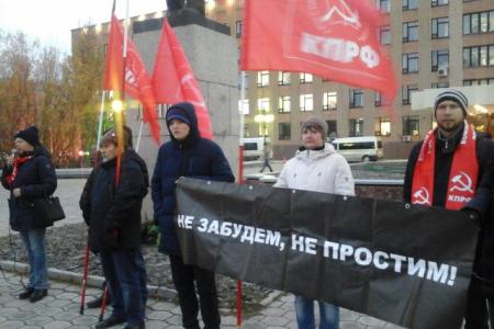 На Ямале прошли акции в память трагических событий 3-4 октября 1993 года