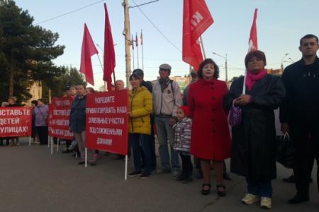 «Кровавый октябрь 1993-го года стучит в наши сердца!»: Митинг в Ростове-на-Дону памяти защитников Советской власти
