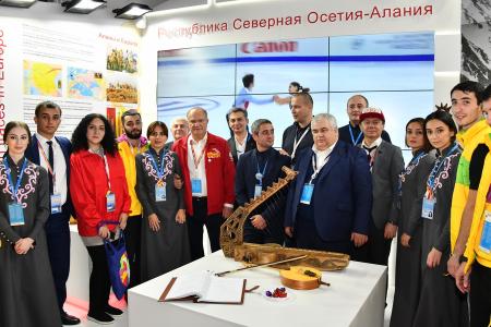 Г.А. Зюганов посетил церемонию открытия XIX Всемирного фестиваля молодежи и студентов