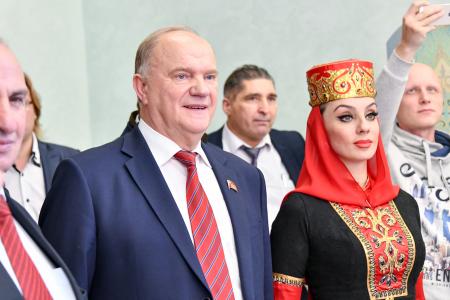 «Они первыми услышат голос Вселенной». Г.А. Зюганов выступил на открытии выставки, посвященной Карачаево-Черкесской Республике