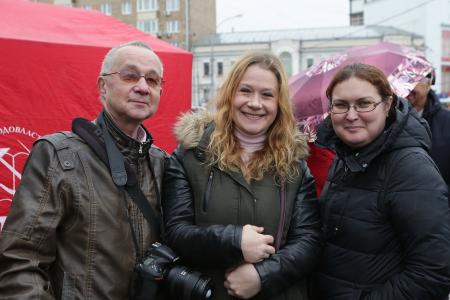 «Не забудем! Не простим!». В Москве коммунисты и их сторонники провели митинг и шествие, посвященные 24-й годовщине трагических событий осени 1993-го