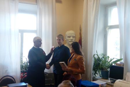 Калуга. Коммунисты и комсомольцы провели занятие в политклубе на тему "Белый террор в России"