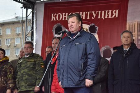 «Не забудем! Не простим!». В Москве коммунисты и их сторонники провели митинг и шествие, посвященные 24-й годовщине трагических событий осени 1993-го