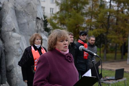 «Не забывайте этот дым». Новосибирские коммунисты почтили память защитников Дома Советов
