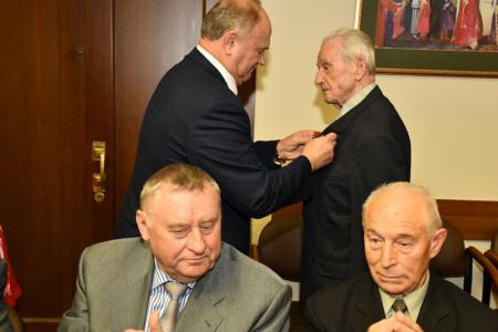 Г.А. Зюганов наградил группу министров СССР памятными медалями в честь 100-летия Великого Октября
