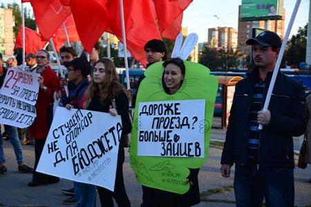 «Кровавый октябрь 1993-го года стучит в наши сердца!»: Митинг в Ростове-на-Дону памяти защитников Советской власти