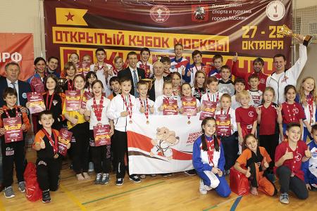 Спортклуб КПРФ провел турнир по кикбоксингу к 100-летию Октября