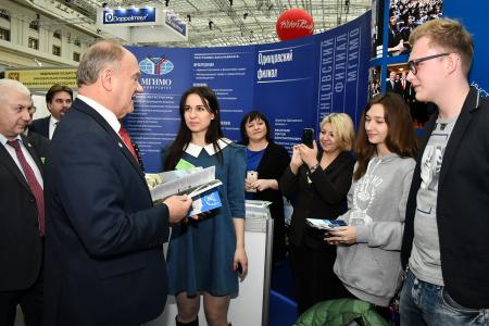 Г.А. Зюганов посетил Московскую международную выставку «Образование и карьера»