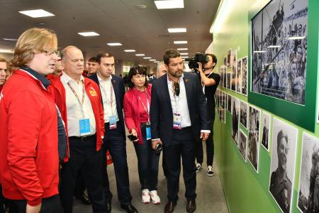 Г.А. Зюганов посетил церемонию открытия XIX Всемирного фестиваля молодежи и студентов