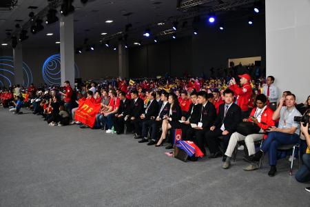 Г.А. Зюганов посетил церемонию открытия XIX Всемирного фестиваля молодежи и студентов