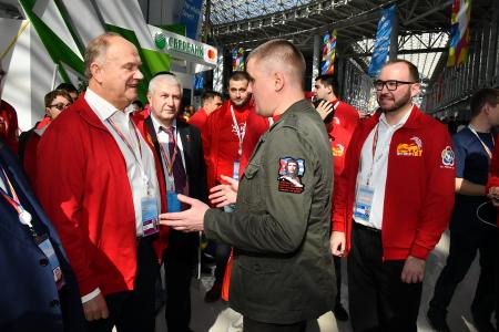Г.А. Зюганов посетил церемонию открытия XIX Всемирного фестиваля молодежи и студентов