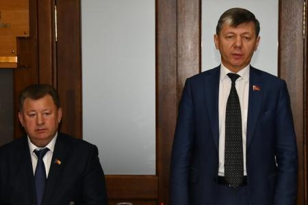 В канун 100-летия Великого Октября КПРФ наградила памятными медалями потомков полководцев Победы