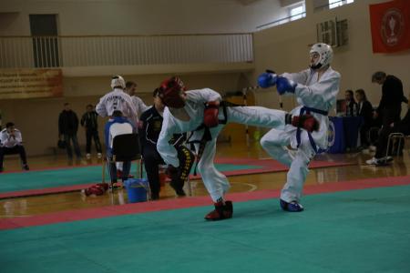 Состоялось открытие Любительской Лиги Единоборств спортклуба КПРФ