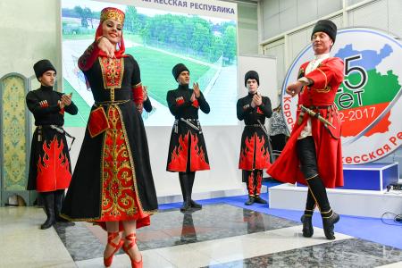 «Они первыми услышат голос Вселенной». Г.А. Зюганов выступил на открытии выставки, посвященной Карачаево-Черкесской Республике