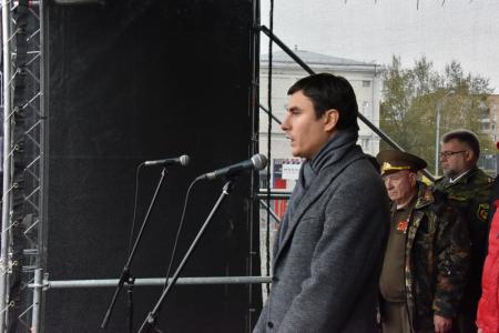 «Не забудем! Не простим!». В Москве коммунисты и их сторонники провели митинг и шествие, посвященные 24-й годовщине трагических событий осени 1993-го