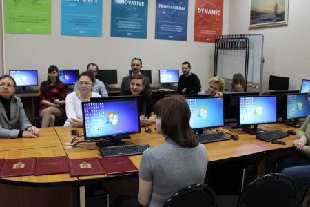 Депутаты-коммунисты поздравили с Днем учителя преподавателей и сотрудников Рязанского государственного университета им. С.А. Есенина