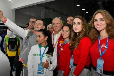 Г.А. Зюганов посетил церемонию открытия XIX Всемирного фестиваля молодежи и студентов