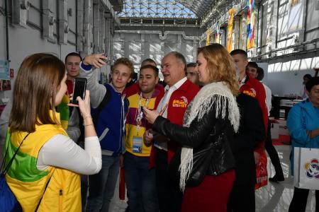 Г.А. Зюганов посетил церемонию открытия XIX Всемирного фестиваля молодежи и студентов