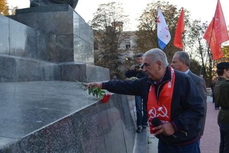 «Не забудем, не простим». Митинг севастопольских коммунистов, посвящённый расстрелу Верховного Совета