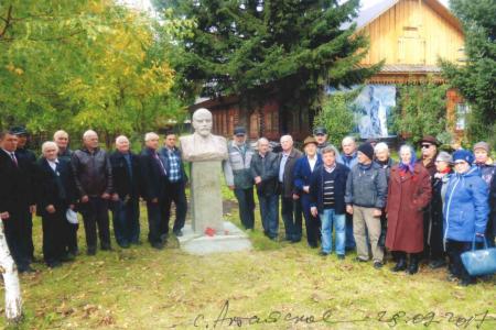 По инициативе коммунистов в Алтайском крае продолжается работа по ремонту памятников советской эпохи