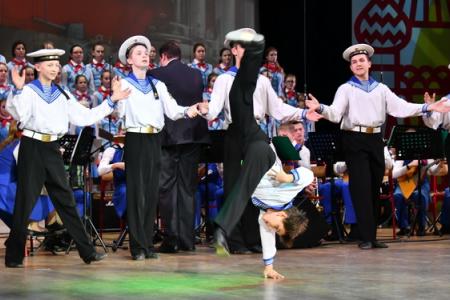 В Москве прошел праздничный концерт, посвященный 99-летию ВЛКСМ
