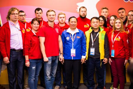 Ленинский комсомол укрепляет международные контакты
