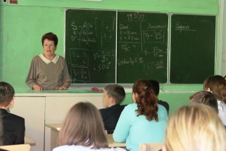 Тульская область. Коммунисты провели уроки по теме «Столетие Великого Октября»