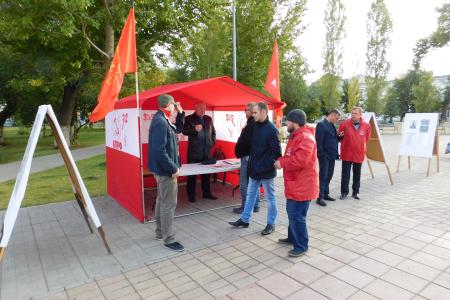 В Оренбурге стартовала череда траурных мероприятий, посвященных памяти защитников Советской власти