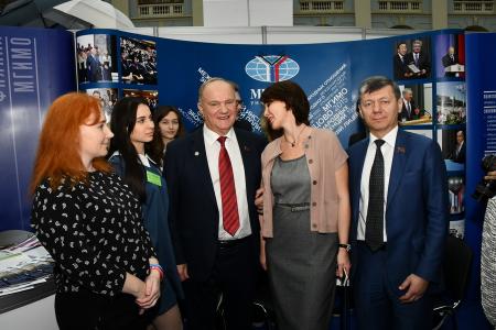 Г.А. Зюганов посетил Московскую международную выставку «Образование и карьера»
