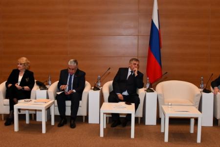 Г.А. Зюганов наградил депутатов фракции КПРФ в Госдуме