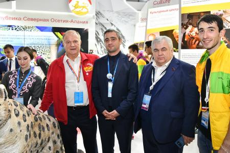 Г.А. Зюганов посетил церемонию открытия XIX Всемирного фестиваля молодежи и студентов