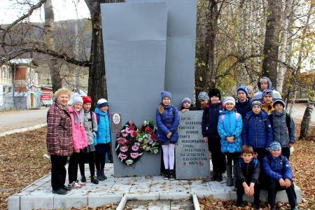 В Чарышском районе Алтайского края коммунист-педагог проводит тематические уроки по советскому периоду истории