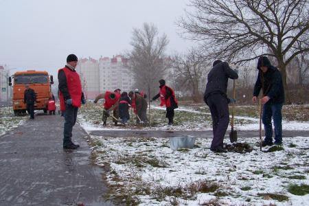 В Орле заложили аллею в честь 100-летия Великой Октябрьской социалистической революции