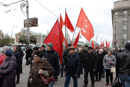 «Не забывайте этот дым». Новосибирские коммунисты почтили память защитников Дома Советов