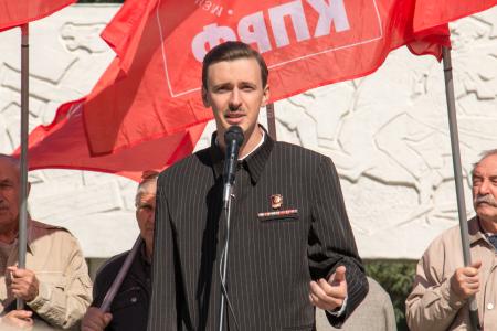 В Краснодаре прошла акция в память о трагических событиях «черного октября» 1993 года