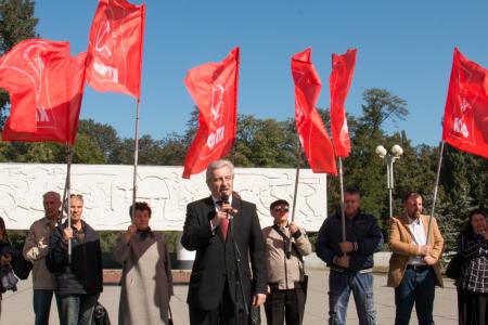 В Краснодаре прошла акция в память о трагических событиях «черного октября» 1993 года