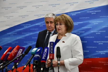 В.А. Ганзя и В.С. Шурчанов выступили перед журналистами по вопросам региональной политики и межбюджетных отношений