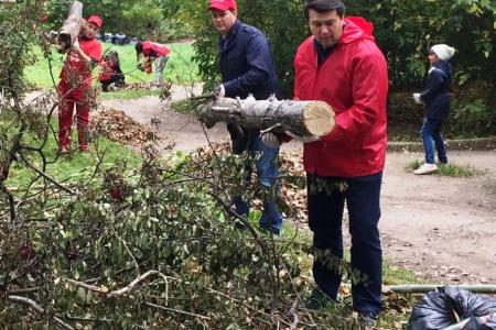 Тульские коммунисты провели экологический субботник в Пролетарском районе города-героя Тулы