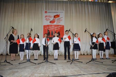 Республика Калмыкия. При поддержке КПРФ проведен конкурс песни к 100-летию революции