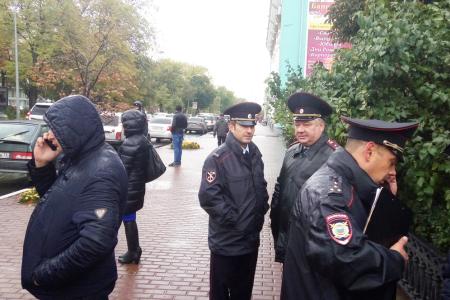 Брусчаткой по протестующим! Ульяновцы требуют отставки губернатора Морозова