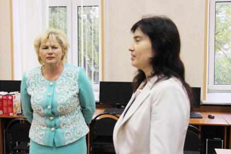 Депутаты-коммунисты поздравили с Днем учителя преподавателей и сотрудников Рязанского государственного университета им. С.А. Есенина